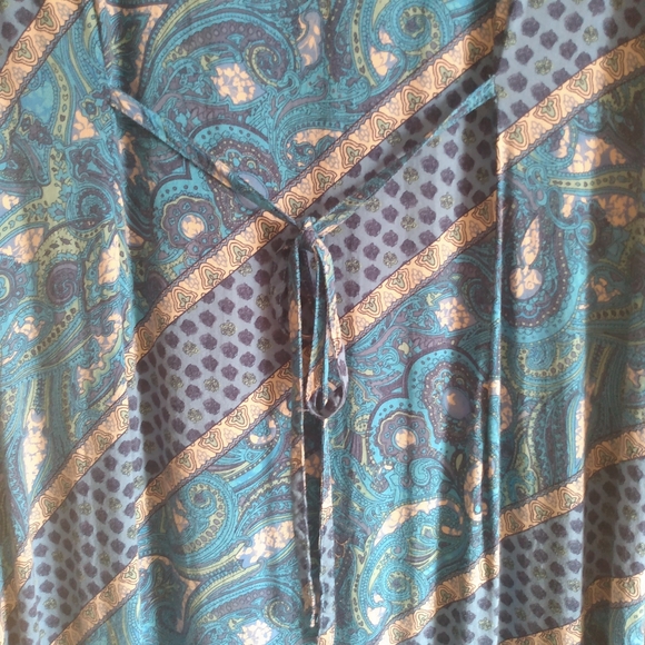 ๐Norton McNaughton Colorful Blue Paisley Tie-Back Sleeveless Maxi Dress - Picture 5 of 8